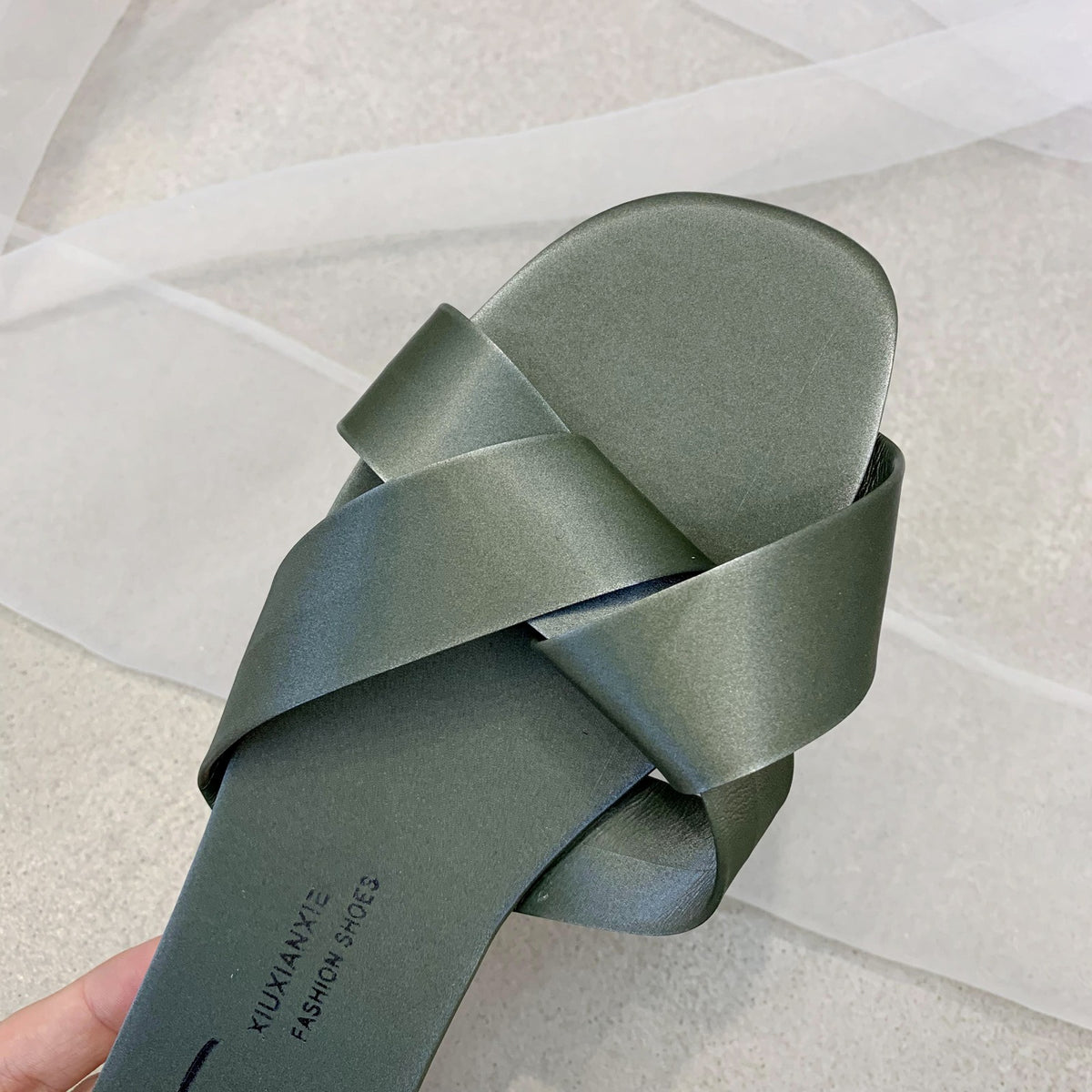WOVEN CROSSOVER FLAT SLIDES