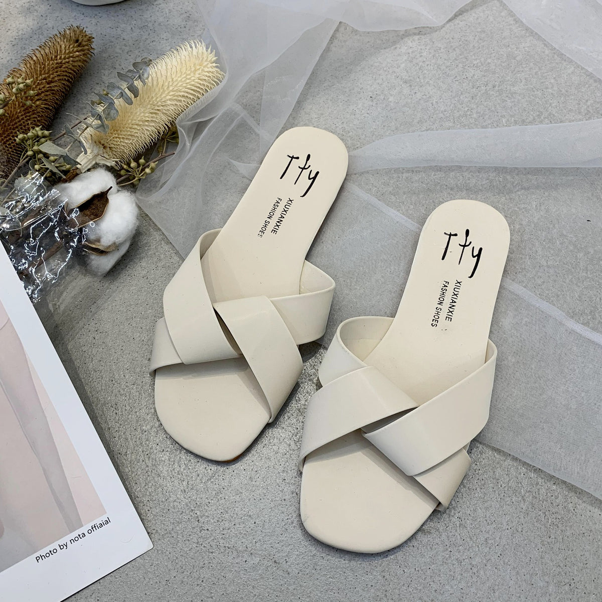 WOVEN CROSSOVER FLAT SLIDES