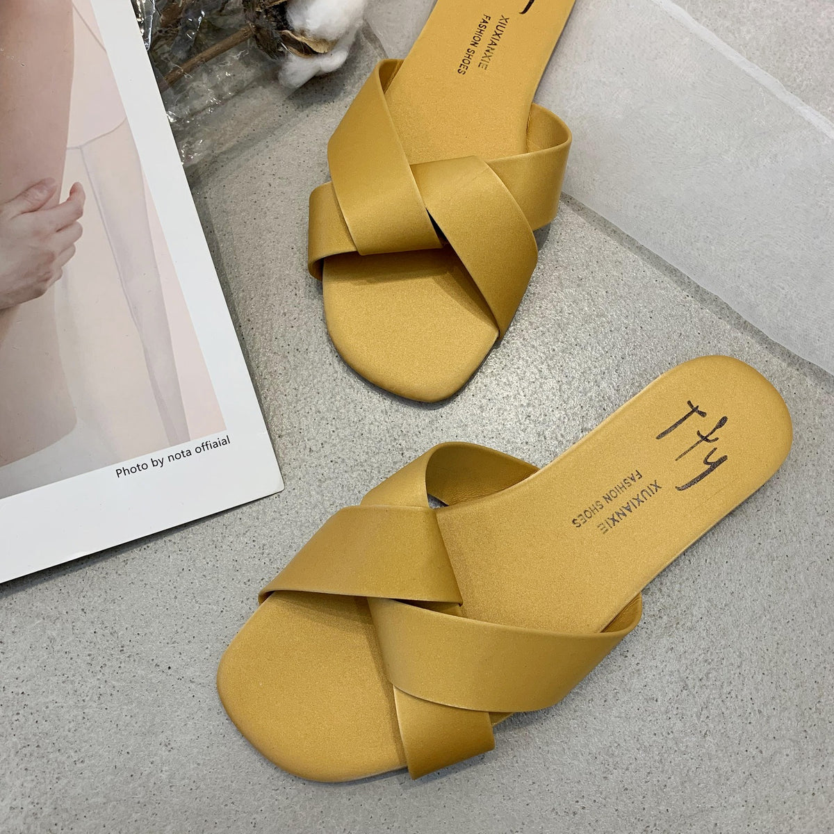 WOVEN CROSSOVER FLAT SLIDES